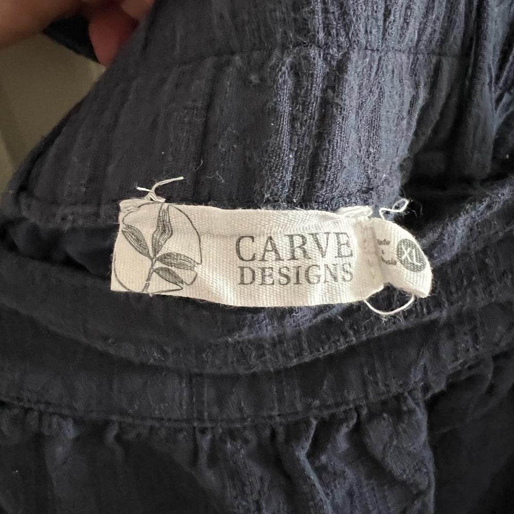 Carve design loose fit dress. - Picture 3 of 3